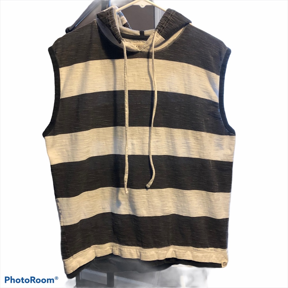 Free Planet sleeveless tank. Size large